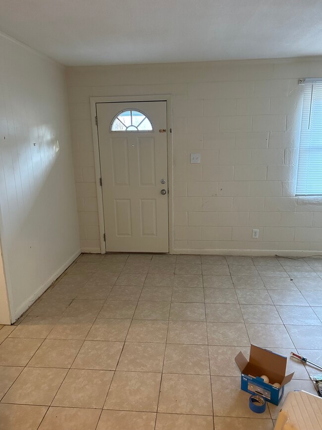 Photo - 118 Fidelity St