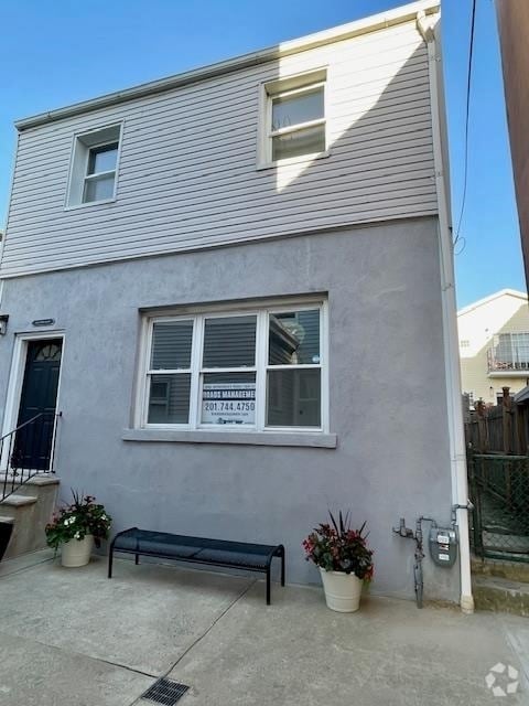 Building Photo - 106 Sherman Ave Unit C Rental