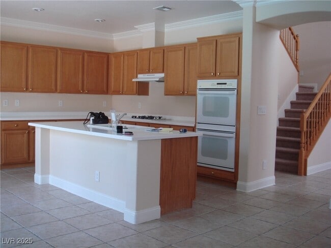 Photo - 608 Bianca Bay St