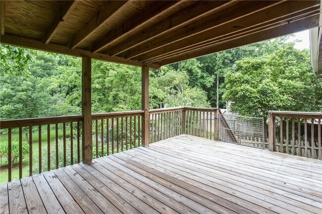 Photo - 1640 Belle Isle Cir NE