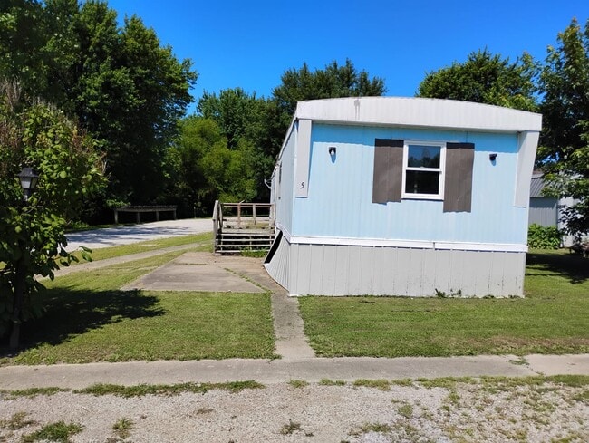 Building Photo - 710 Mill St