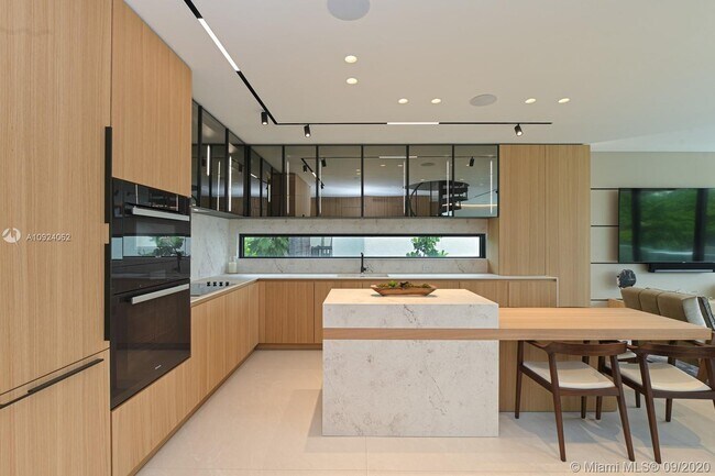 Photo - 288 Palm Ave