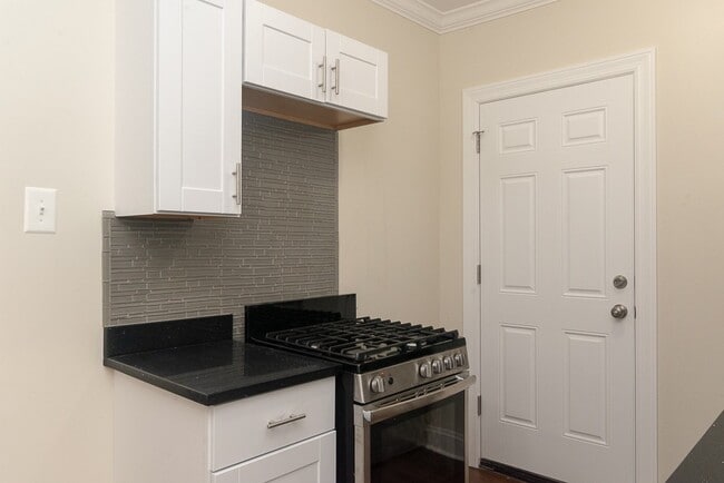 Photo - 3817 N Greenview Ave Unidad W4