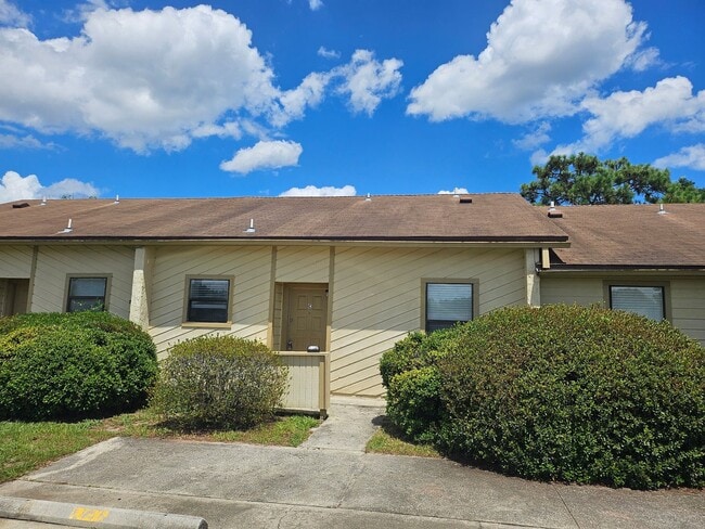 Building Photo - 2/2 - Jefferson Avenue - Newly updated