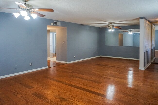 Photo - 10526 Hammerly Blvd Unidad True