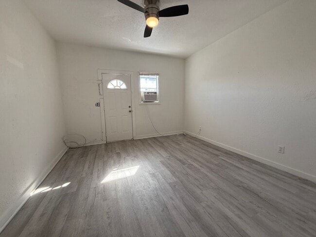 Photo - 401 N Wild Olive Ave Unit B