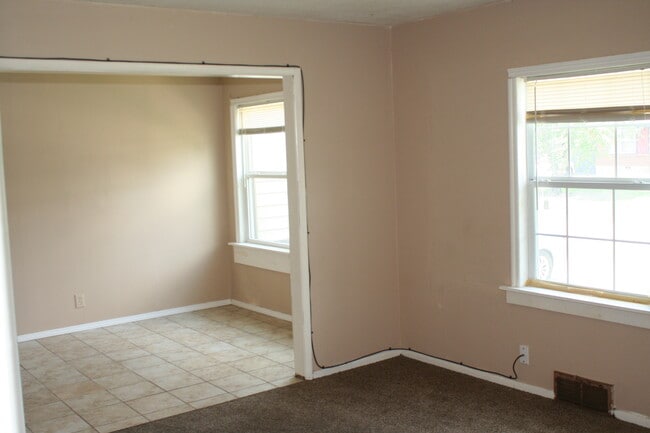 Photo - 150 W 50th Pl N