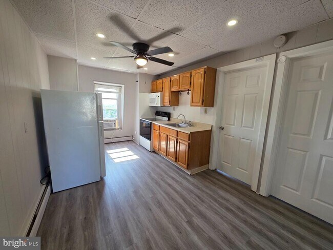 20 Berks St Unit 3RD FLOOR