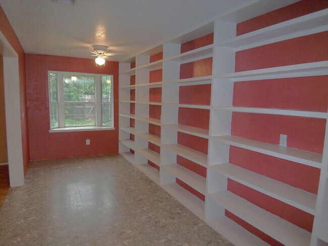 Photo - 4612 Buffalo Trail