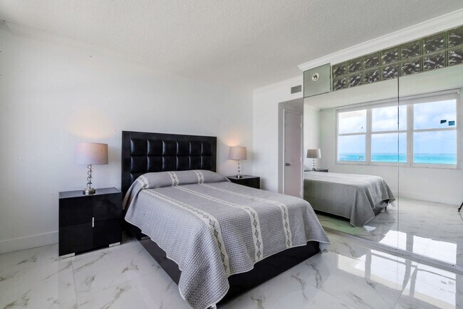 Photo - 5601 Collins Ave Unidad ID1022559P