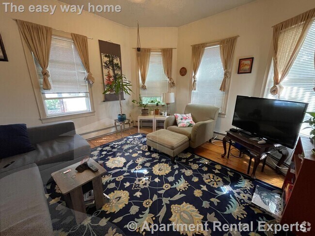 Building Photo - 789 Somerville Ave Unit 1 Rental