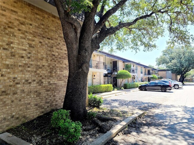 Photo - 10248 Regal Oaks Dr Unit A