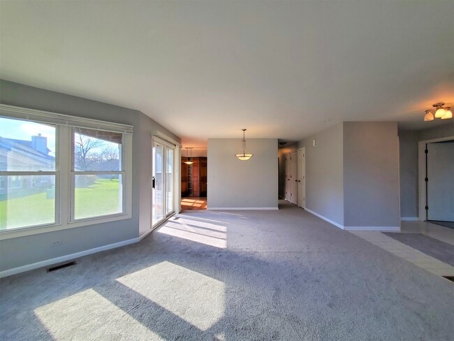 Photo - 325 Satinwood Ct S