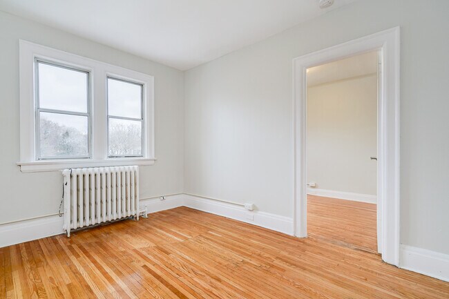 Photo - 1 Bedroom at Yonge / Eglinton Unit 3