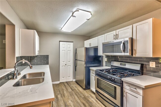 Photo - 2120 Ramrod Ave Unidad 1527