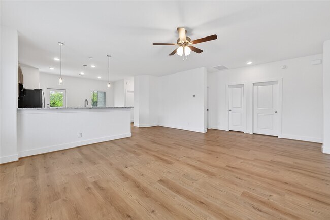 Photo - 4506 Blue Mountain Laurel St