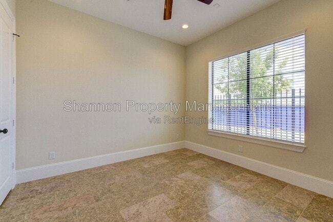 Photo - 2769 Freund St