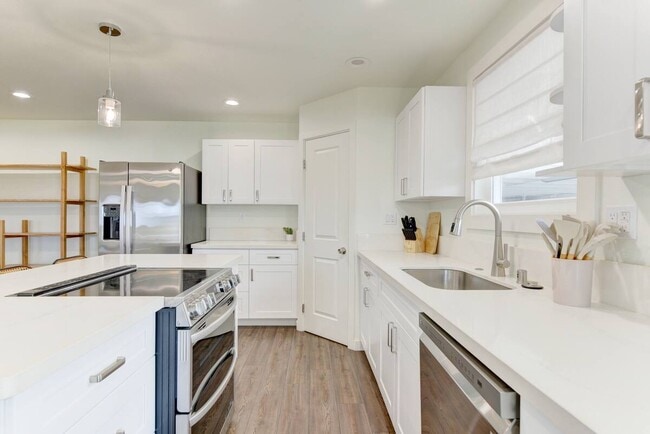 Photo - 1235 Manulani St