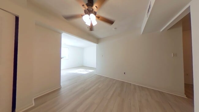 Photo - 3 Bedroom Town Home Near Mary Immaculate F...