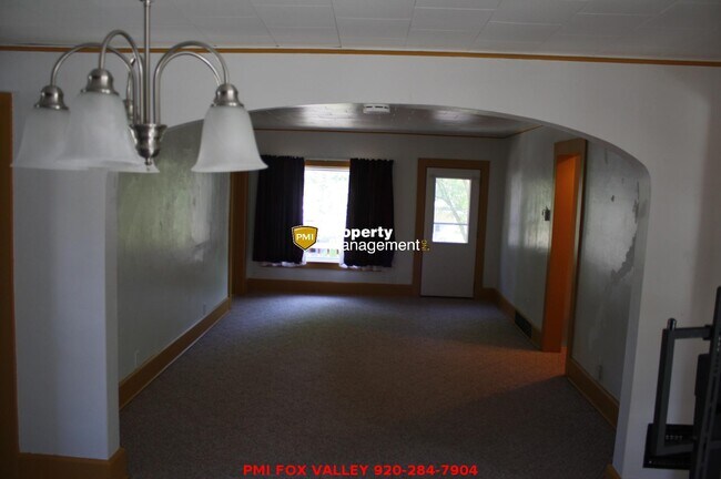 Photo - 192 E 2nd St Unit Upper