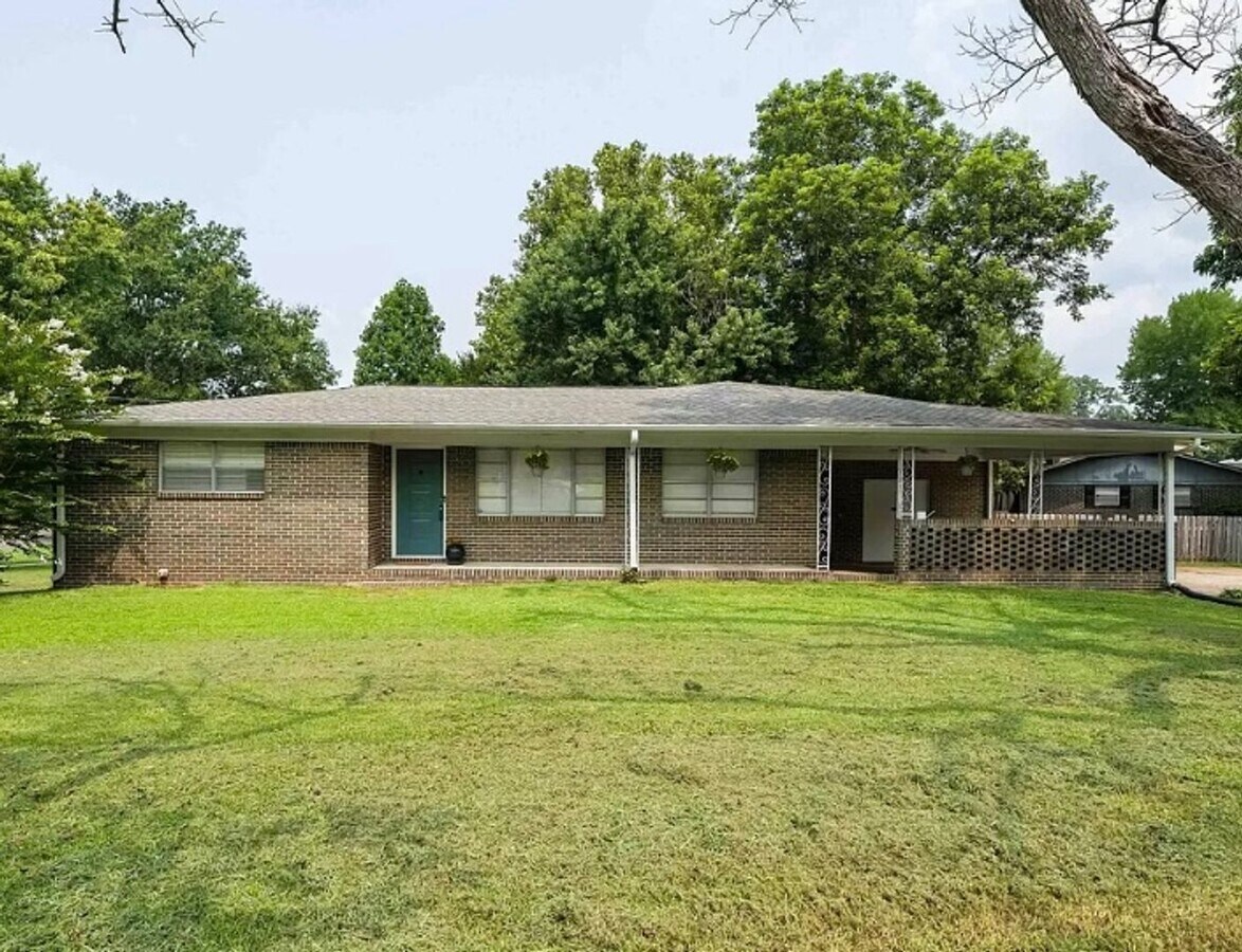 Coming Soon In Gardendale!!! - Coming Soon In Gardendale!!! House