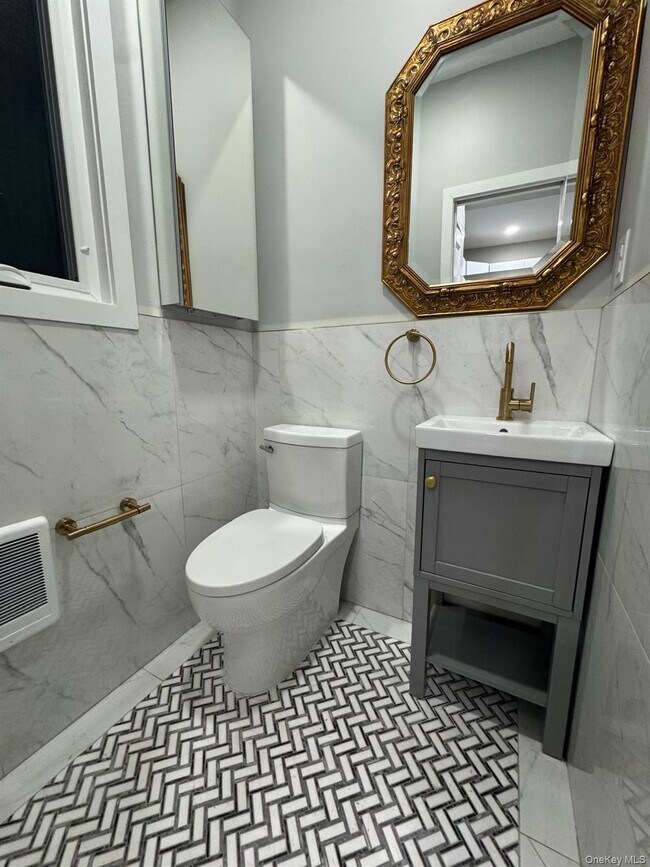 Photo - 588 W Broadway Unit 1