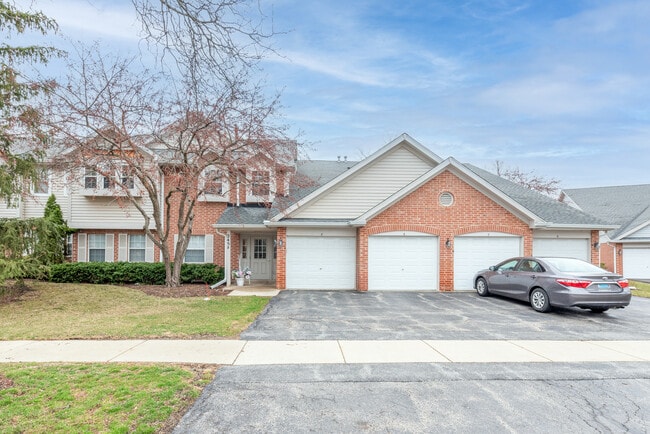 Photo - 2458 Charleston Dr