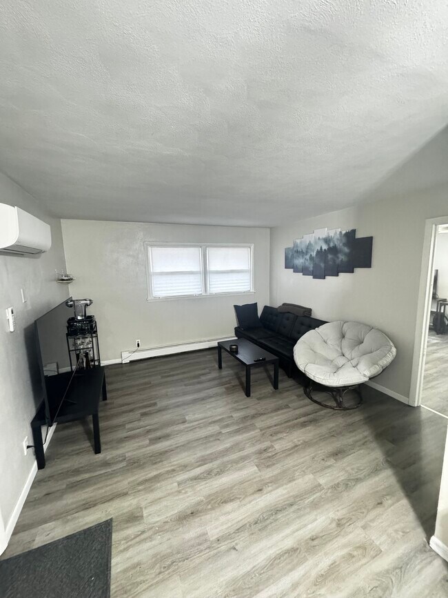770 University Ave Unit 4