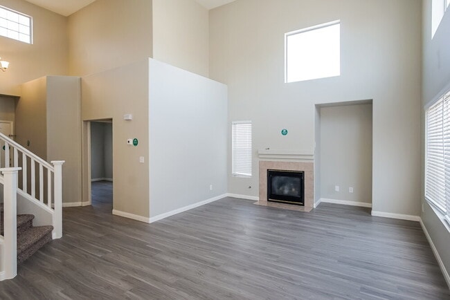 Photo - 908 Ashurst Ct