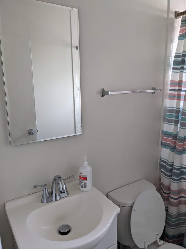 Building Photo - 914 7th St Unit 912 Rental