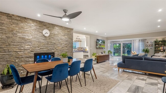 Photo - 152 SW 59th Ave