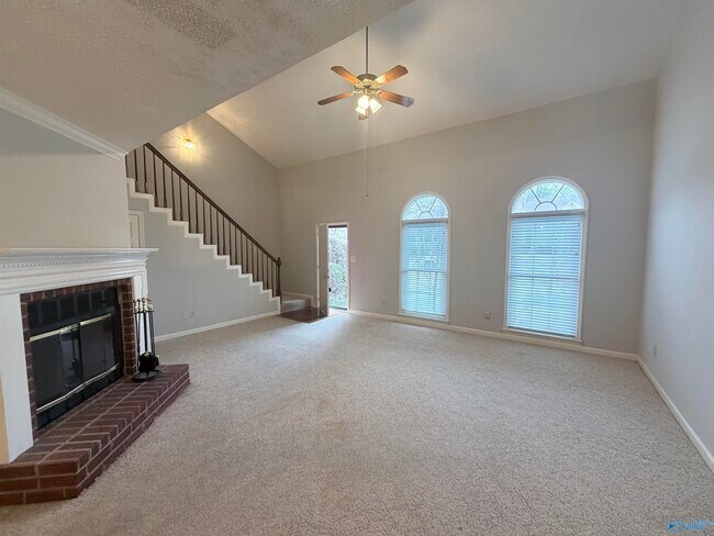 248 W Lake Cir