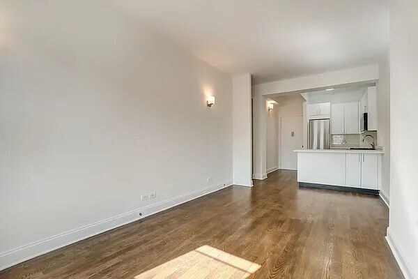 235 W 22nd St - 235 W 22nd St Apartment Unit 1F