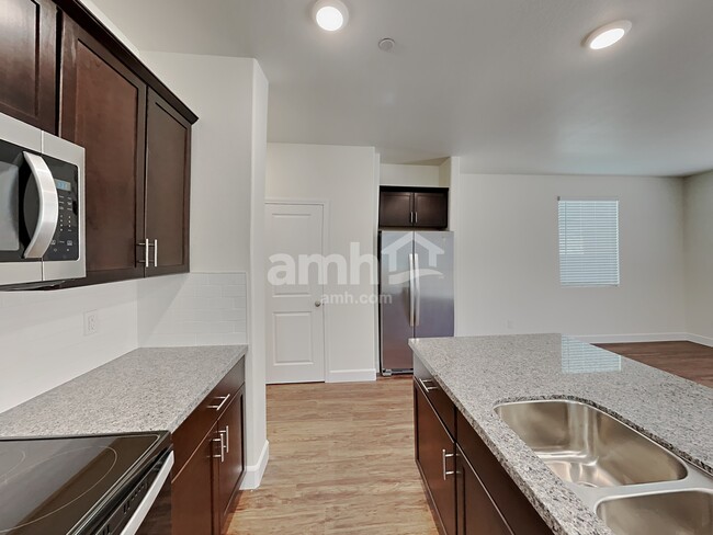 Photo - 79 Miners Reserve Ln
