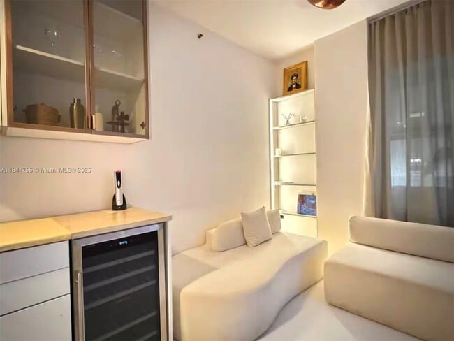 Photo - 100 Collins Ave Unit 218