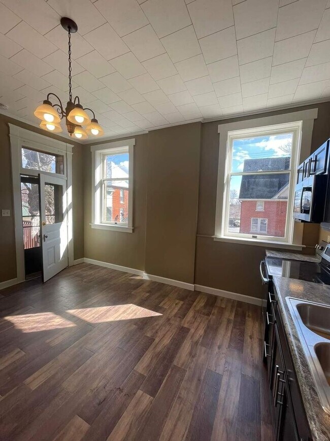 Photo - 1128-1130 State St. Unit 1130 State St. -  1