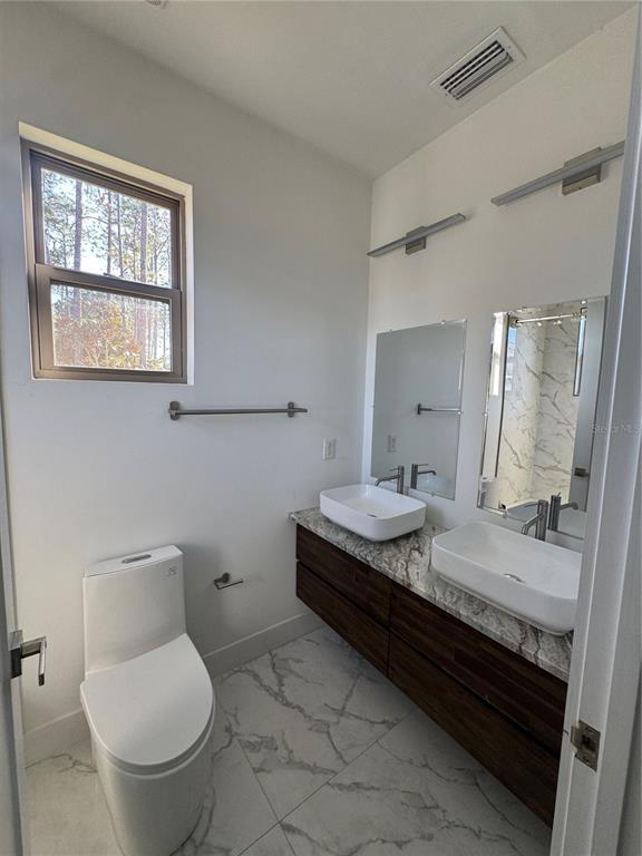 Photo - 15 Regent Ln