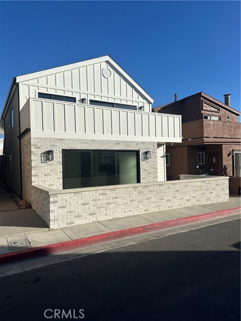 Building Photo - 204 Lugonia St