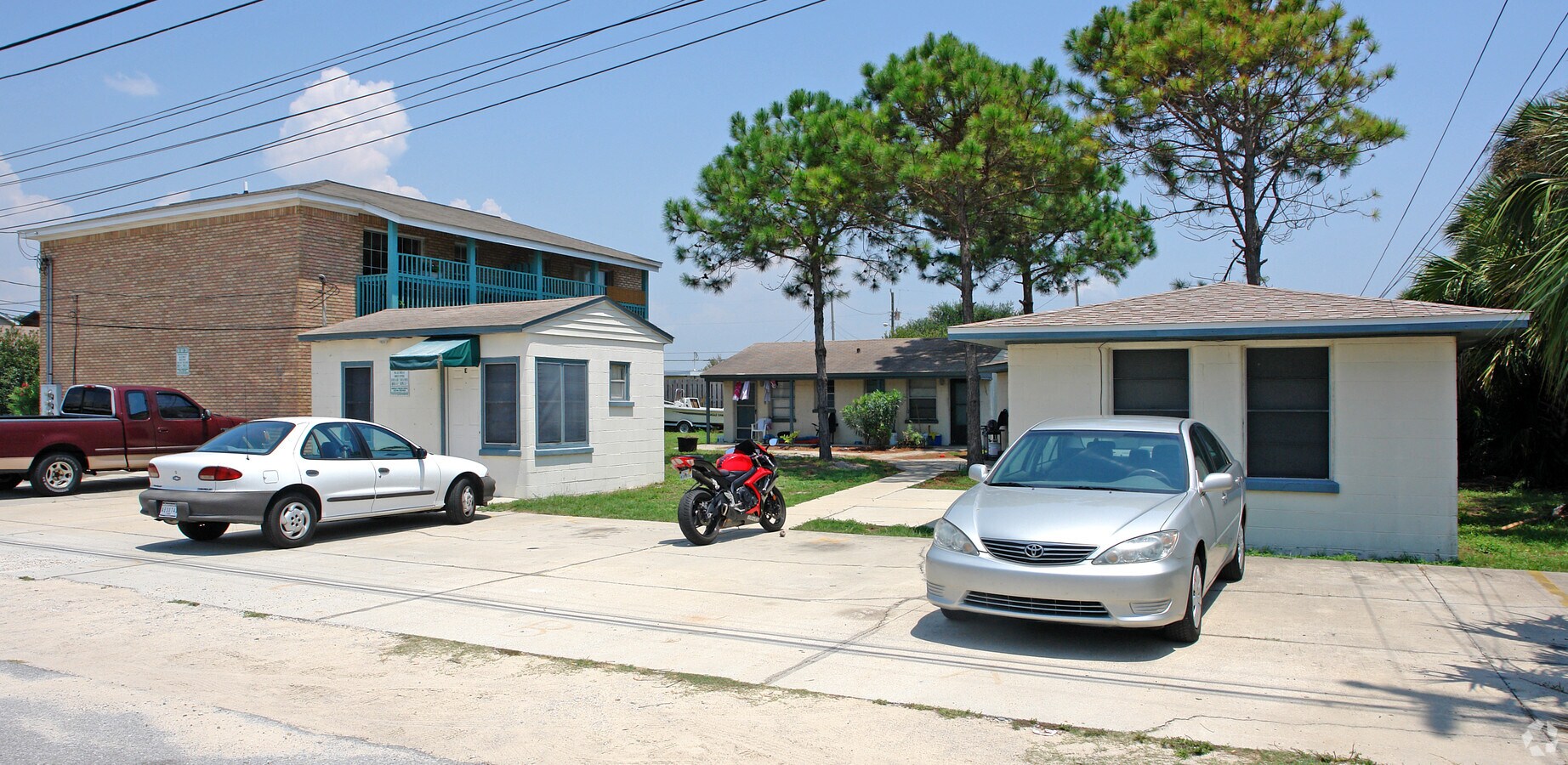 Photo - 617 Gardenia St