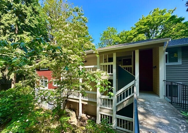 Building Photo - 2Bd/2Ba Bellevue Condo Unit C102