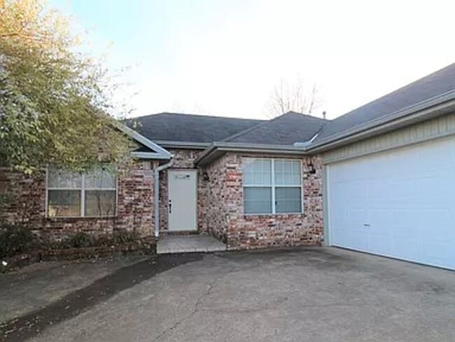 Building Photo - BEAUTIFUL HOME IN GREAT LOCATION!