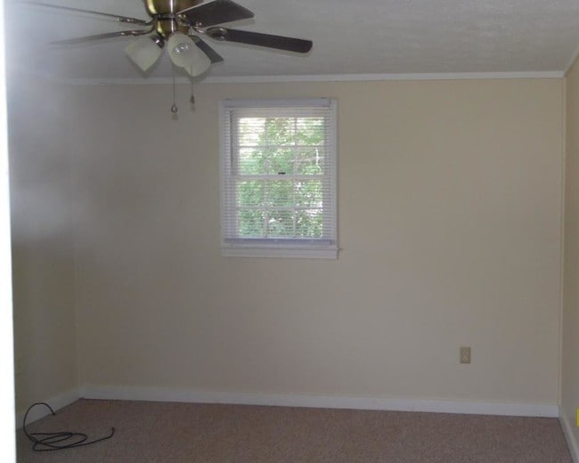 Photo - 284 Hillside Dr