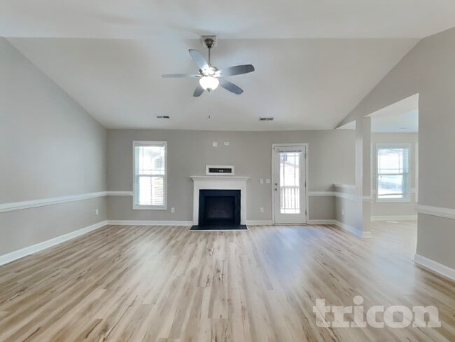 Photo - 140 Parkers Pointe Dr