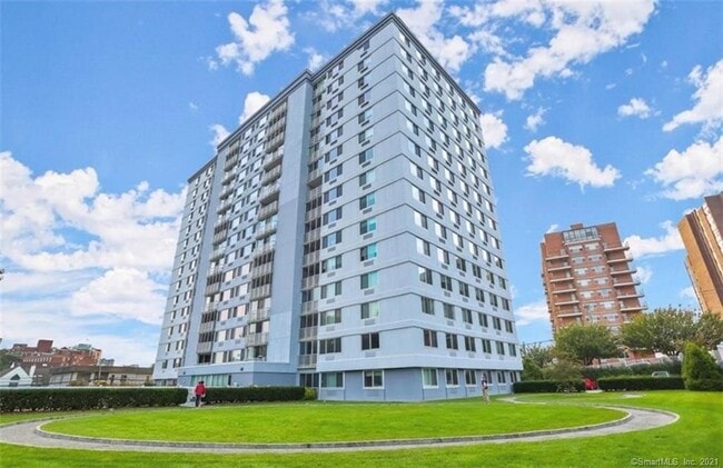 Photo - 1 Strawberry Hill Ave Unidad 1E