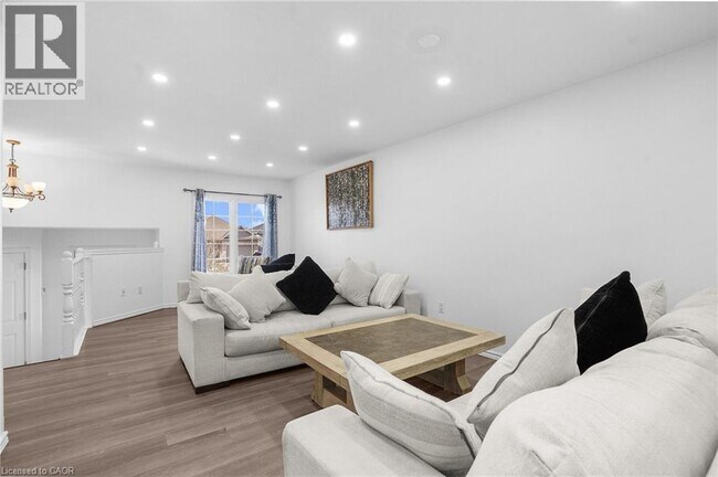 Photo - 8 Bradley Ln