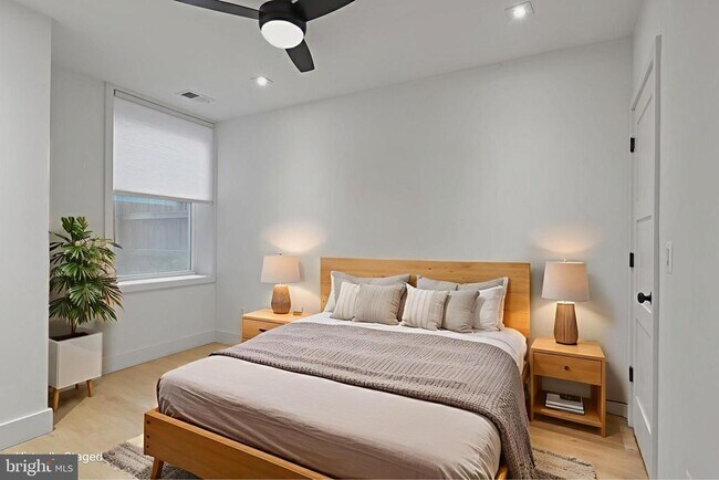 Photo - 1963 Biltmore St NW Unit 1