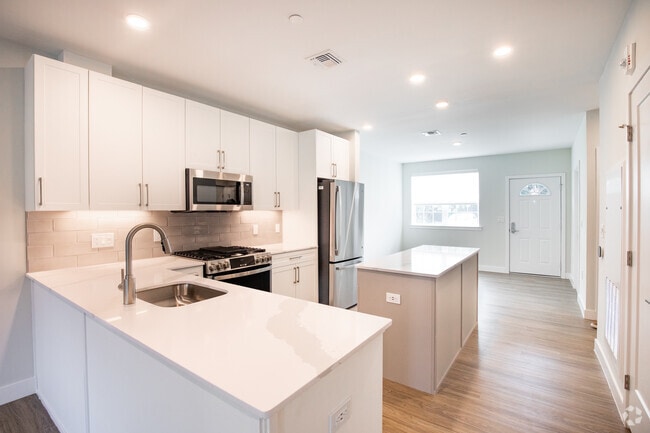 3 BR, 2.5 BA - 1,670 SQ FT
