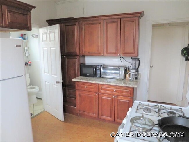 17 Putnam Ave Unit A
