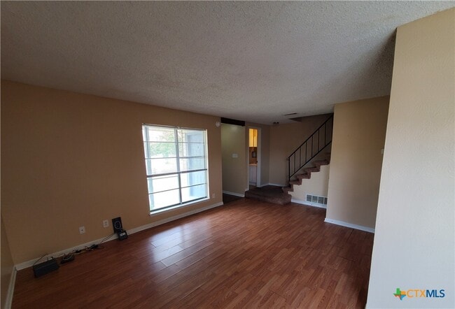 Photo - 1308 Covey Ln