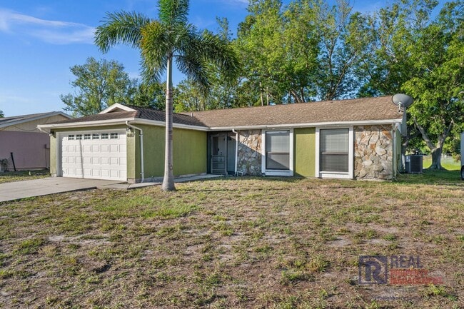Photo - Charming Lakeside Home in Cordova Lakes – West Bradenton